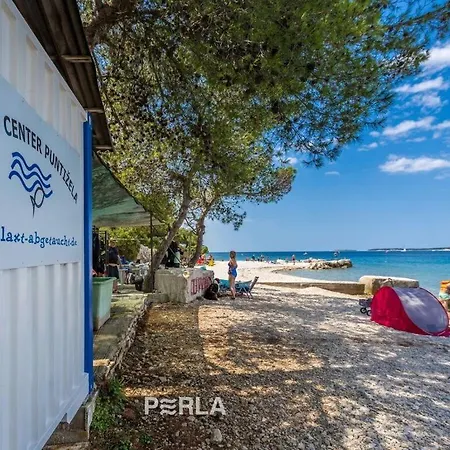 Holiday With Garden And Terrace Pula