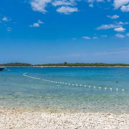 Holiday With Garden And Terrace Holiday home Pula